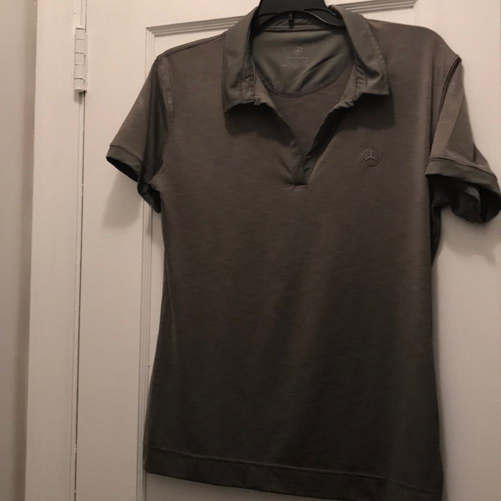 🎉1 HOUR SALE🎉Mercedes Benz Women’s shirt —Medium